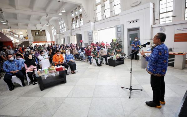 Pelaku Usaha di Bandung Kembali Dapat Bantuan Usaha Rp450 Ribu