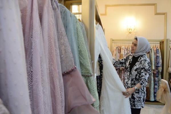 Usung Busana Trend Masa Kini, Riris Ghofir Boutique Buka Cabang di Surabaya