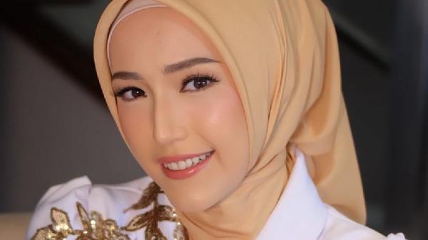 5 Artis Cantik Indonesia yang Pernah Jadi Pramugari, Adakah Idolamu?