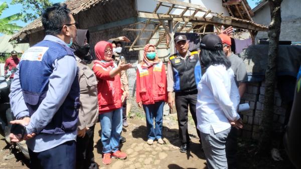 Menteri PPPA RI Tinjau Korban Gempa Cianjur, Datangkan Pendongeng Hibur Anak