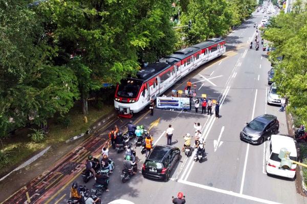 Rel Bengkong Tidak Angker, Tapi Warga harus Hati-hati, KAI Sosialisasi Keselamatan Perjalanan KA