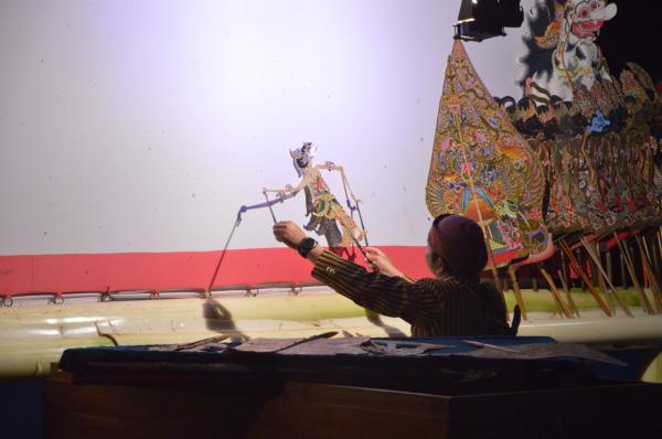 Pagelaran Wayang Kulit Pandawa Mbangun Praja dan Dialog Budaya di Banjarnegara