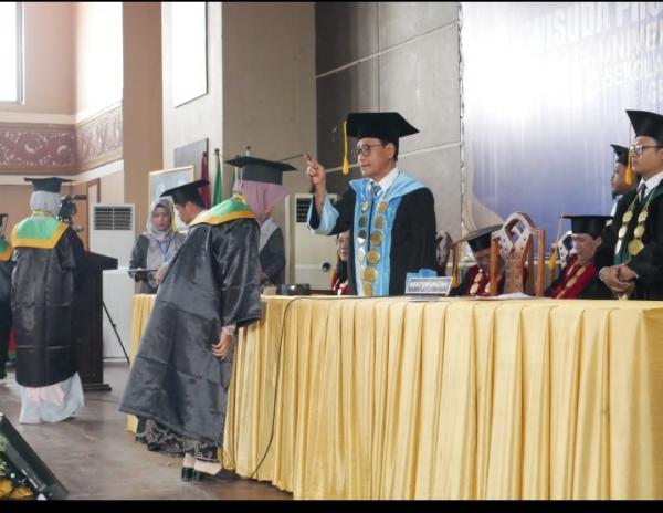 UNZAH Genggong Mewisuda 516 Mahasiswa, Berikut Sederet Prestasi Yang Telah Dicapai