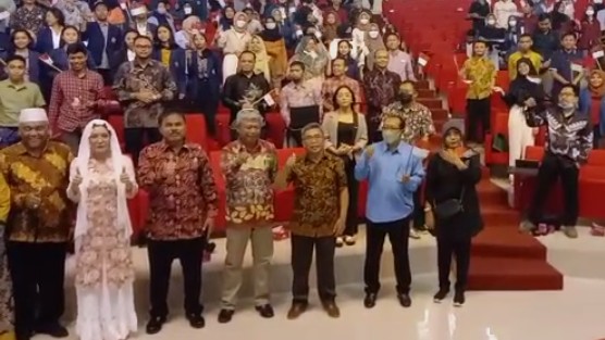 Artis Oneng Bercerita jadi Penjamin kasus UU ITE Honorer Baiq Nuril di Lombok hingga Bebas