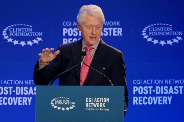 Mantan Presiden AS Bill Clinton Positif Covid-19 Meski Sudah Vaksin Booster