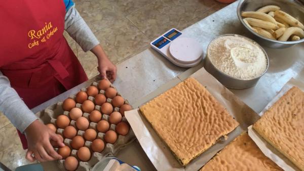 Harga Telur Melambung, Pengusaha Kue di Ponorogo Kelabakan