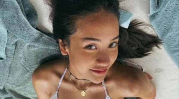 Terbaru! Potret Seksi Anya Geraldine Pakai Bikini di Pantai, Netizen Auto Zoom
