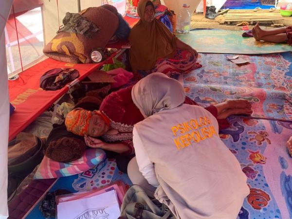 Gempa Cianjur, Polda Metro Jaya dan Relawan Berikan Pendampingan Trauma Healing
