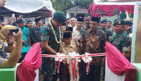 Pangkostrad Letjen TNI Maruli Simanjuntak Resmikan SDN Sinagar Tasikmalaya