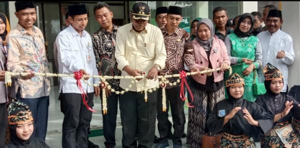 Kado Spesial HUT Kecamatan Anyar ke-194, Wakil Bupati Kabupaten Serang Resmikan Gedung PIP