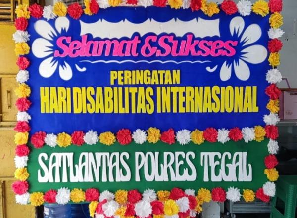 Peringati Hari Disabilitas, Kapolres Tegal Berikan Karangan Bunga untuk Forum Disabilitas Pesarean