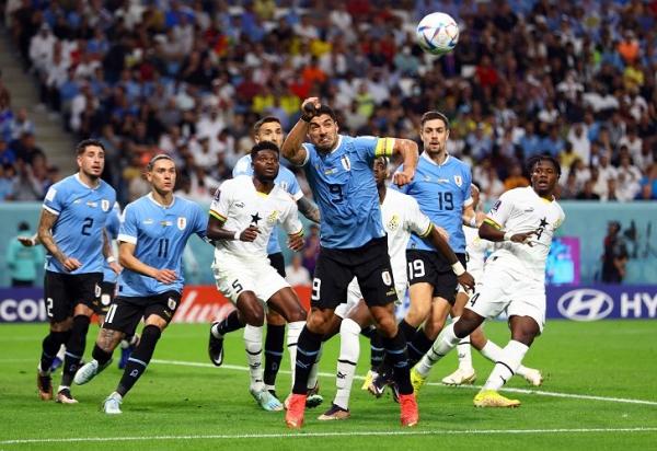 Uruguay Bantai Ghana 2-0 di Babak Pertama Permainan