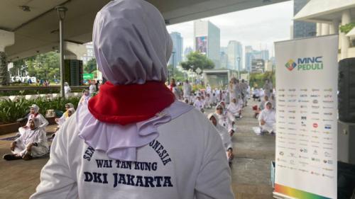 Para Lansia Lakukan Senam Wei Tan Kung yang Bisa Sembuhkan Berbagai Macam Penyakit