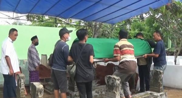 Legenda Musik Indonesia Meninggal, Bassist Koes Bersaudara Dimakamkan di Makam Citrosoman Tuban