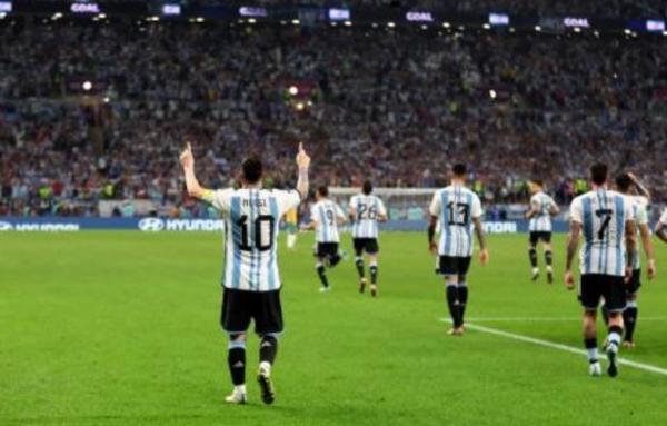 Menang Atas Australia, Timnas Argentina Pastikan Tiket Perempat Final