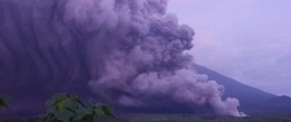 PVMBG: Dengan Erupsi Gunung Semeru Akan Terjadi Tsunami, Itu Hoaks