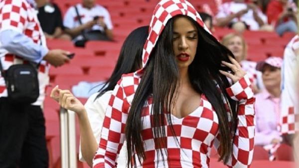 Gegara Tampil Vulgar di Stadion Piala Dunia, Miss Kroasia Dipolisikan