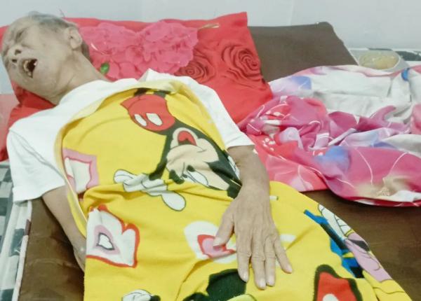 Miris! Momen Pak Ogah Rayakan Ulang Tahun ke-74 Tergolek Sakit di Tempat Tidur