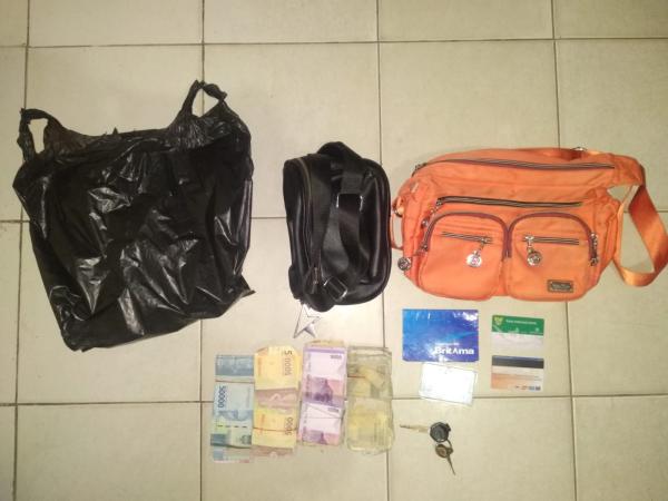 Mencuri Tas dan Uang dari dalam Toko di Pasar Way Jepara, Seorang Wanita Dibekuk Polisi