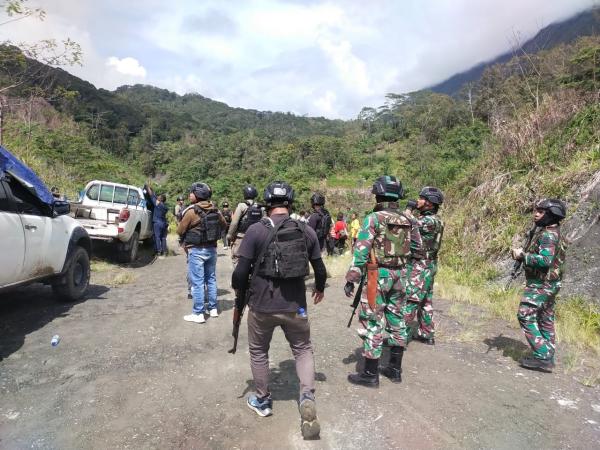 Aparat TNI - POLRI Dikerahkan Evakuasi Korban Kebiadaban KKB di Pegunungan Bintang