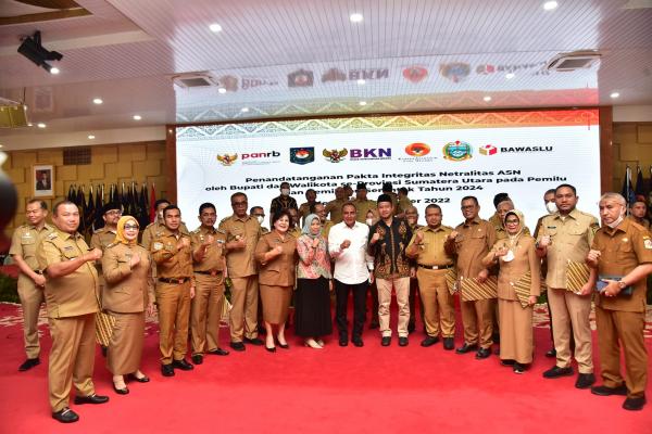 Bupati Madina Teken Fakta Integritas Netralitas ASN di Medan