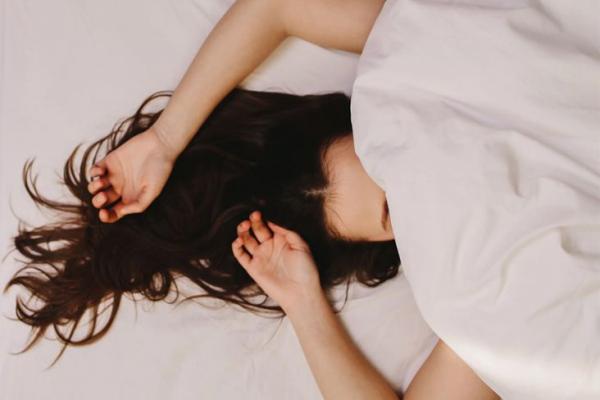 Wajib Tahu! Faedah Tidur Telanjang bagi Kesehatan Vagina