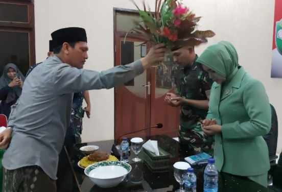 Walet Lapang Peusijuk Prajurit TNI Kodim 0103/Aut Calon Jamaah Umroh