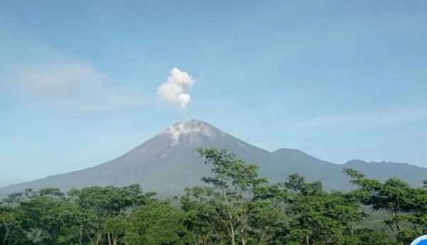 Terus Keluarkan Abu Vulkanik, Gunung Semeru Berpotensi Alirkan Lahar Sepanjang 19 Km
