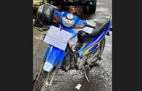 Pelaku Bom Bunuh Diri Tinggalkan Sepeda Motor Bertuliskan Mari Berantas Penegak Hukum