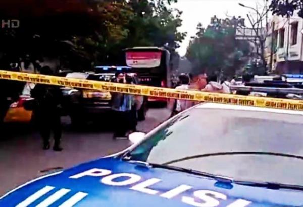 Breaking News ! Diduga Bom Bunuh Diri di Polsek Astana Anyar Bandung