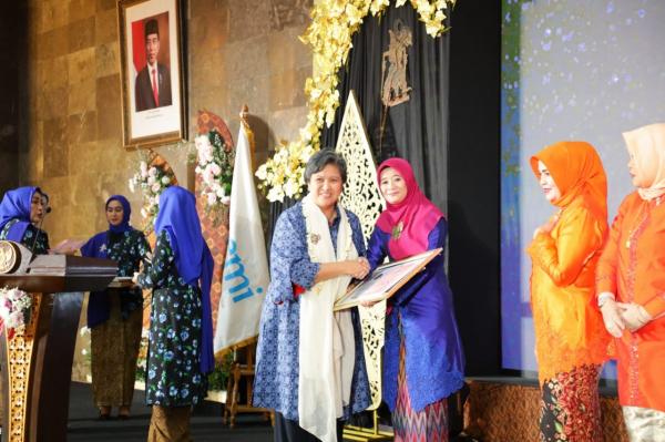 Berkat Program Destara, Istri Wagub Jateng Dapat Anugerah Perempuan Inspiratif