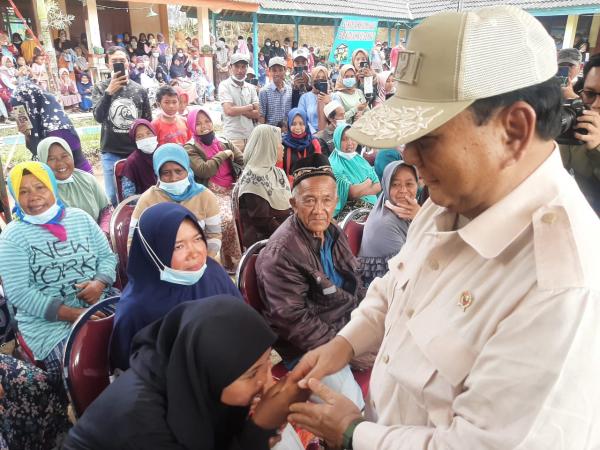 Menhan Prabowo Kunjungi Pengungsi Semeru, Pengungsi Minta Lapangan Kerja dan Perbaikan Bendungan