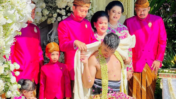 Pernikahan Kaesang dan Erina, Begini Kisah di Balik Prosesi Siraman Pakai Batik Kembang Kantil 