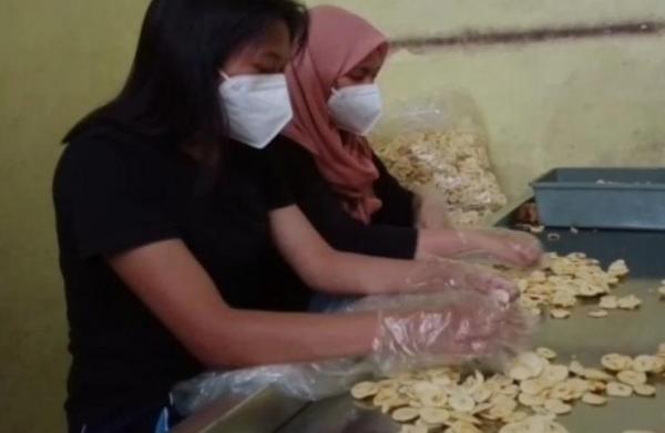 Berkah Nataru, Omzet Pedagang Keripik Buah Kota Batu Capai Rp9 juta Sehari