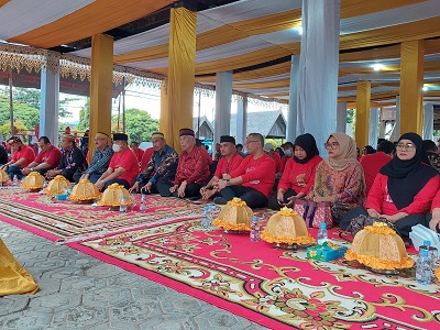 Sitammu Uju Keluarga Besar Todilaling Digelar di Rumah Adat Mamuju