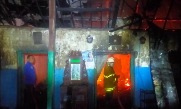 Rumah Terbakar Hebat, Pemilik Berhasil Selamatkan Diri