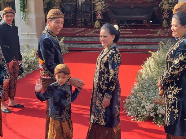 Tingkah Lucu Cucu Jokowi di Nikahan Kaesang,Mulai Jan Ethes Hingga Al Nahyan Ikut Sungkem