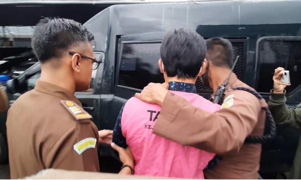 Korupsi Dana Desa Sebesar Rp463 Juta, Oknum Kades Ditahan Kejari Garut