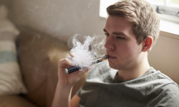 Vape Tak Lebih Aman dari Rokok Konvensional, Keduanya Merusak Gangguan Pernafasan