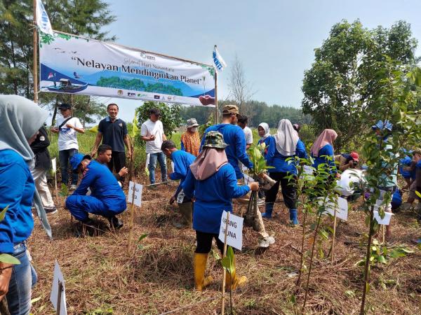 Peringati Hari Nusantara 2022, DPD KNTI Pemalang Tanam 1000 Bibit Mangrove di Pantai Pejarakan