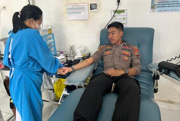 Wujud Sinergitas, Personel Polres Toraja Utara Donor Darah sambut Hari Juang Kartika TNI AD ke 77