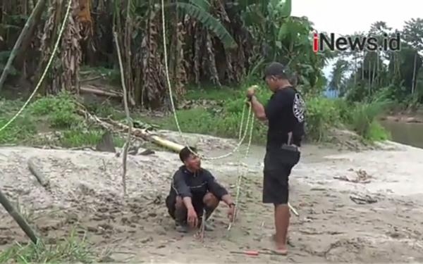 Video Tim Menemukan Jejak Kaki Buaya di Tanggamus