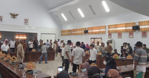 PT HUADI Tidak Indahkan Undangan Anggota DPRD Bantaeng Nyaris, Bentrok dengan Massa