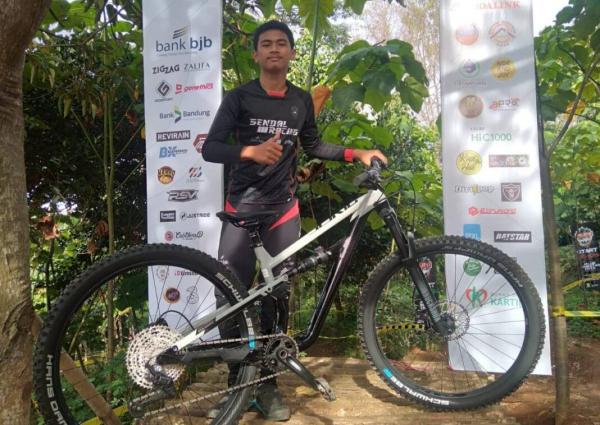 Pebalap Sendal Racing The Raffas Villa Raihan Ihsan Bidik Gelar Juara di Induroc Spezialized Seri 3
