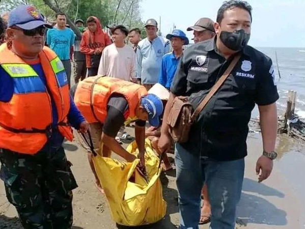 Pemalang Geger, Nelayan Temukan Mayat Pria Tersangkut Jaring di Pantai Blendung Ulujami