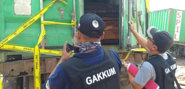 Oknum Anggota Polisi Bantah Curi Barang Bukti Sebanyak 3 Kontainer Kayu di Pelabuhan Sorong