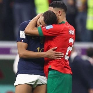 Bikin Haru! Ucapan Mbappe ke Hakimi usai Tumbangkan Maroko di Semifinal Piala Dunia 2022