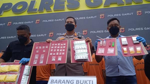 Edarkan Narkoba, 2 Oknum Wartawan dan 1 Atlet Balap Sepeda Garut Ditangkap Polisi