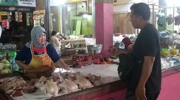 Jelang Nataru, Harga Daging Ayam dan Telur Naik di Sejumlah Pasar Tradisional