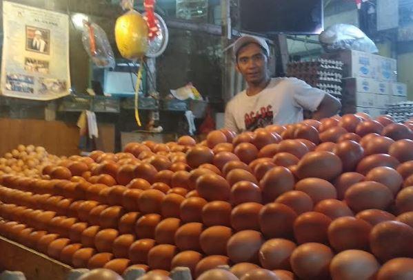 Menjelang Natal dan Tahun Baru, Harga Telur Ayam Merangkak Naik Sampai Rp5.000